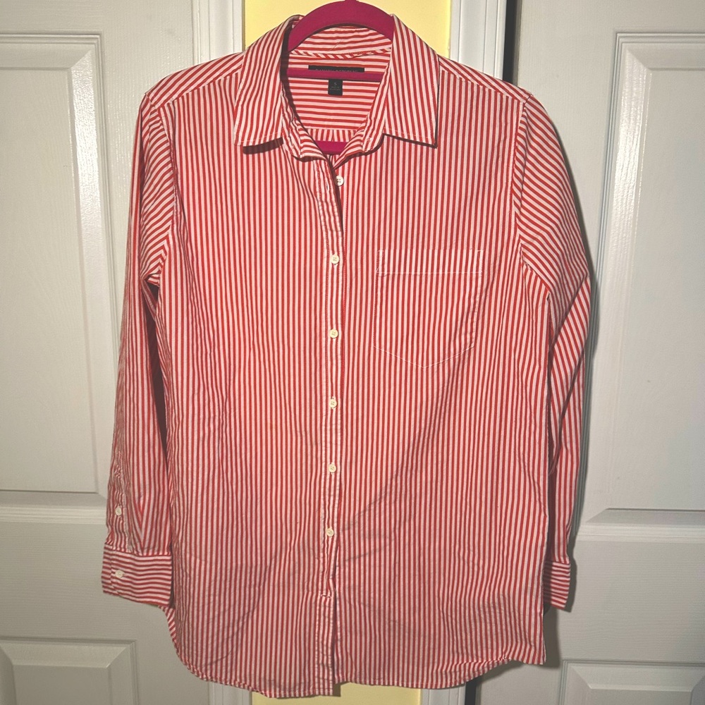 Women’s button down blouse. Banana Republic size small